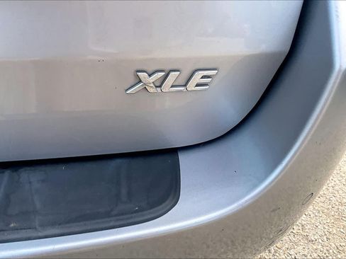Used 2018 Toyota Sienna XLE Premium FWD image 8
