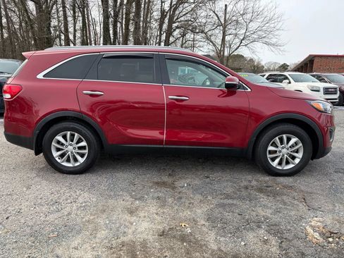 Used 2016 Kia Sorento LX image 29