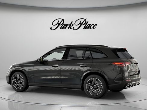 Used 2026 Mercedes-Benz GLC 300 image 11