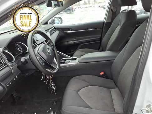 Used 2024 Toyota Camry LE image 11