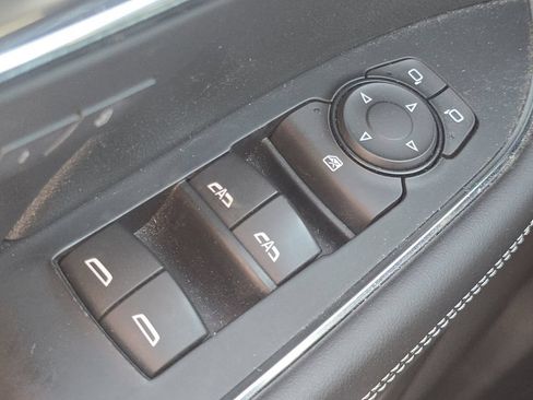 Used 2023 Buick Envision Essence FWD image 25