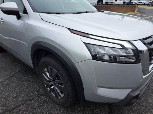 Used 2025 Nissan Pathfinder SV FWD image 20
