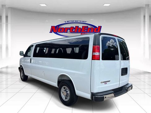 Used 2025 Chevrolet Express 3500 LT w/ LT Preferred Equipment Group RWD image 5