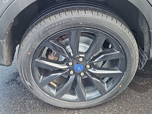 Used 2018 Ford Escape SE w/ SE Sport Appearance Package image 24