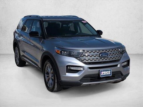 Used 2023 Ford Explorer Limited image 3