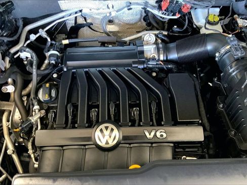 Used 2018 Volkswagen Atlas SEL image 32