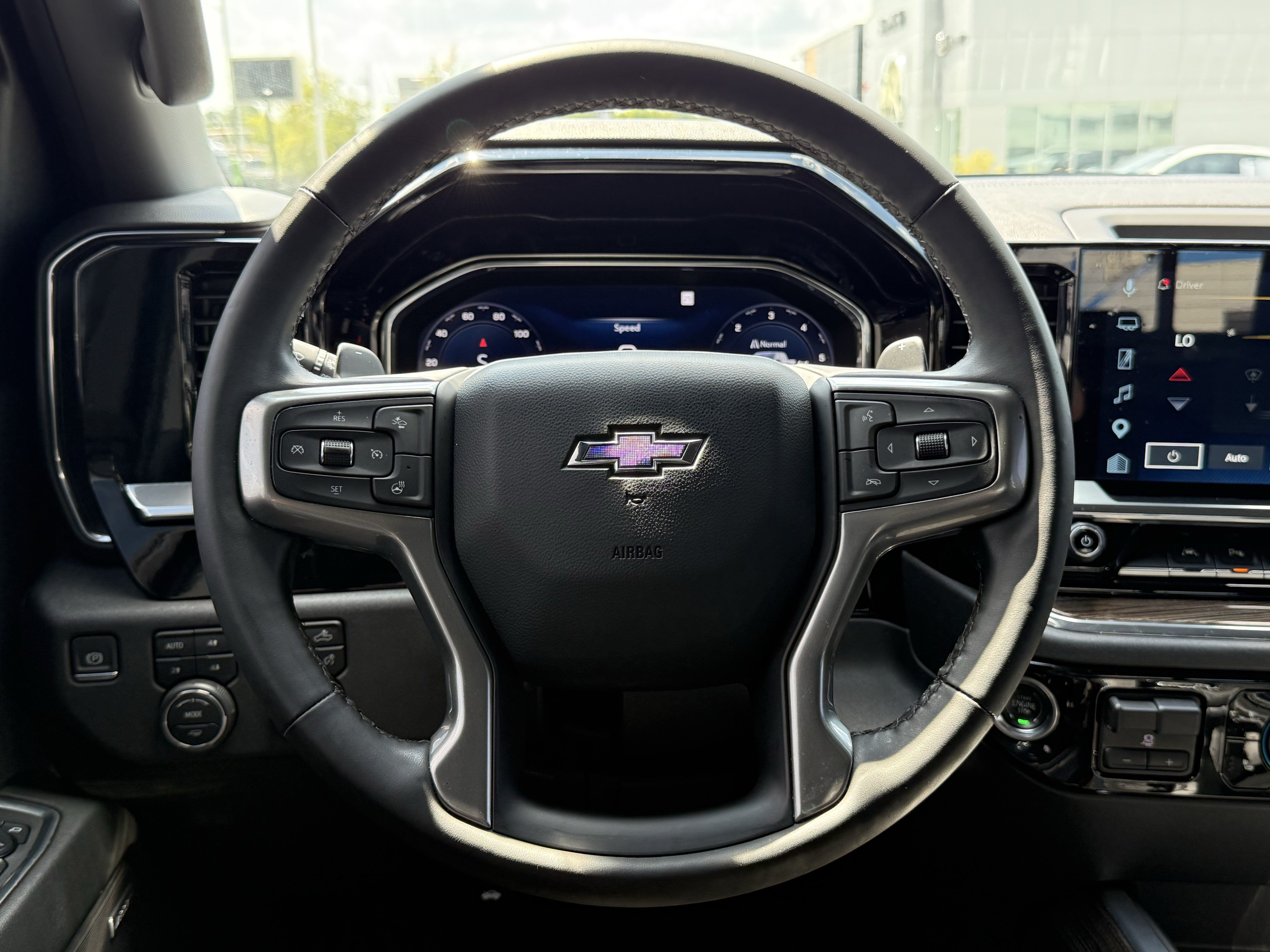 Used 2025 Chevrolet Silverado 1500 RST AWD/4WD image 19