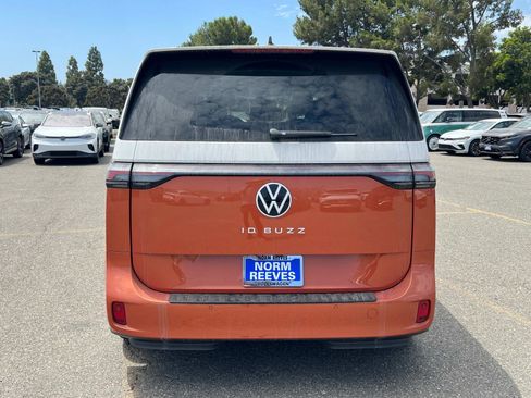 New 2025 Volkswagen ID. Buzz 1st Edition image 4