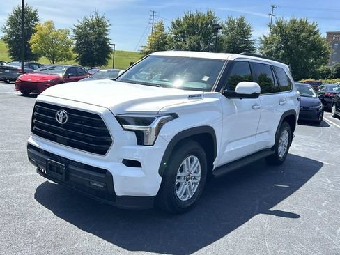 Used 2026 Toyota Sequoia SR5 w/ SR5 Premium Package AWD/4WD image 8