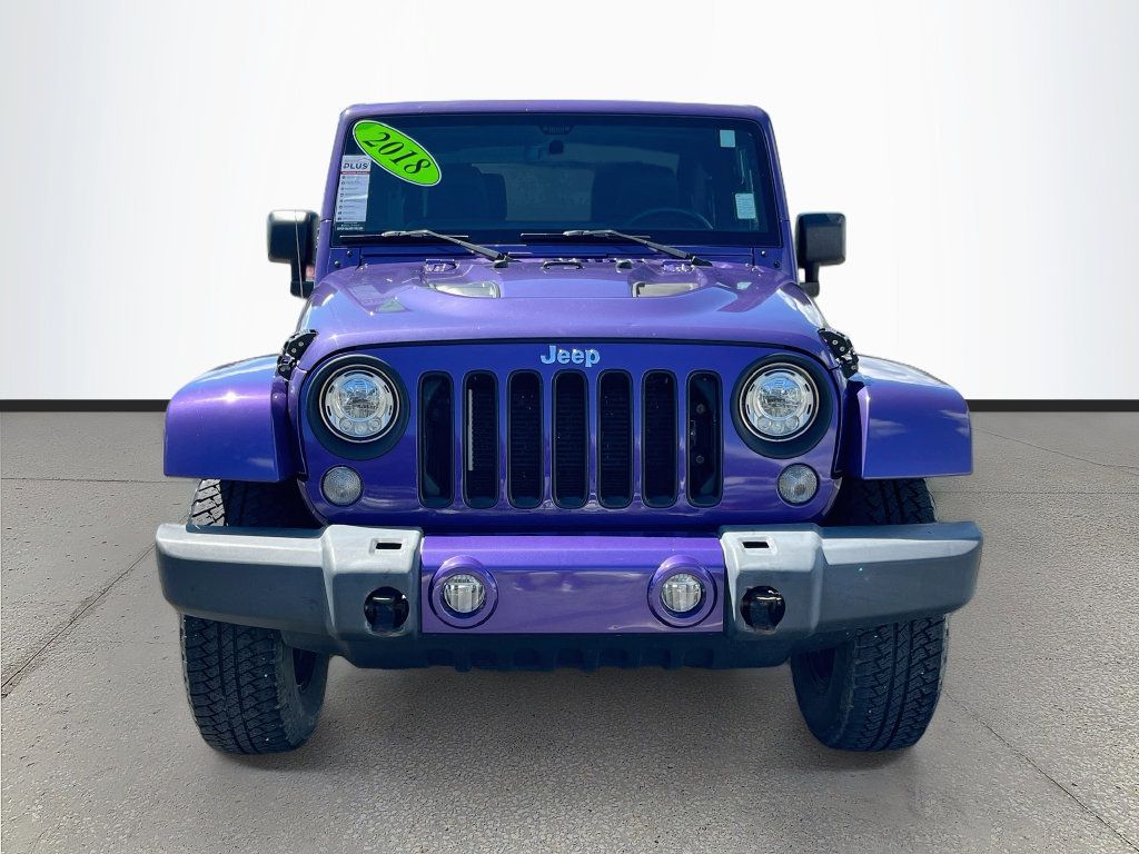 Used 2018 Jeep Wrangler Sahara w/ Connectivity Group AWD/4WD image 2
