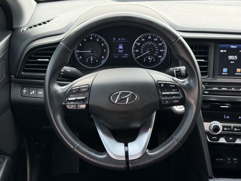 Used 2020 Hyundai Elantra Value Edition w/ Cargo Package (C1) FWD image 16