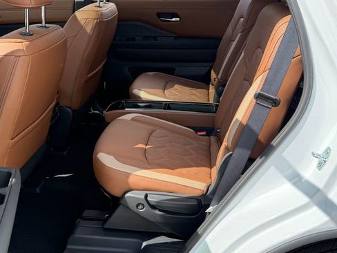 New 2026 Nissan Pathfinder Platinum AWD/4WD image 22