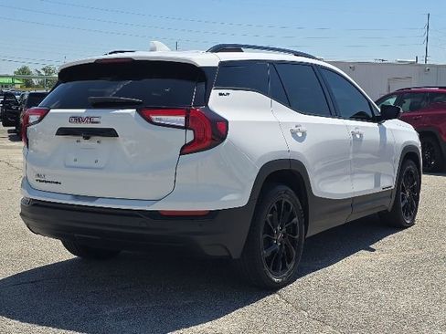 Used 2024 GMC Terrain SLT w/ Tech Package FWD image 5