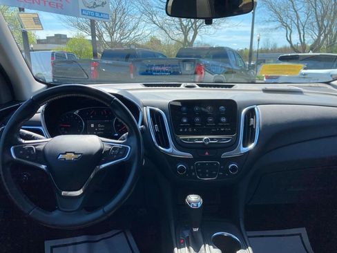 Used 2019 Chevrolet Equinox LT w/ Sun & Navigation Package AWD/4WD image 12