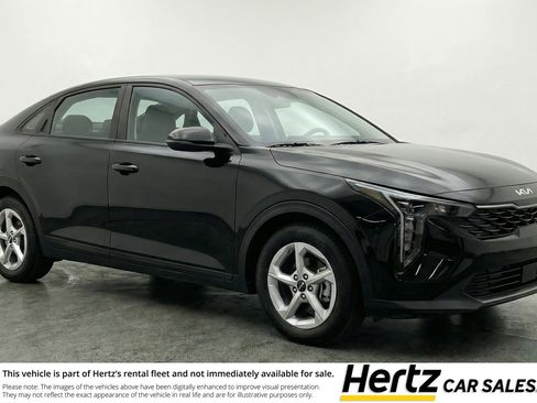 Used 2025 Kia K4 LXS image 1