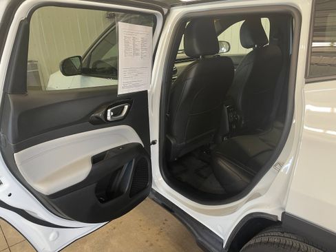 Used 2024 Jeep Compass Limited image 20