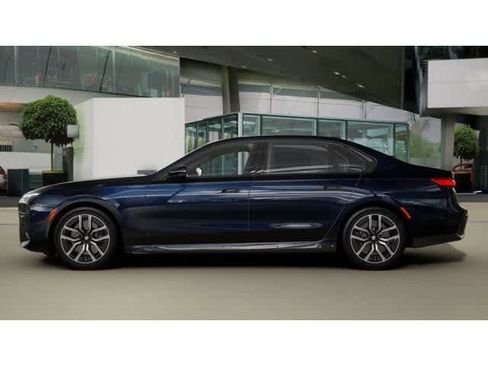 New 2026 BMW 740i xDrive w/ Premium Package image 4