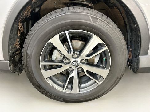 Used 2018 Toyota RAV4 XLE w/ Plus Extra Value Package AWD/4WD image 35