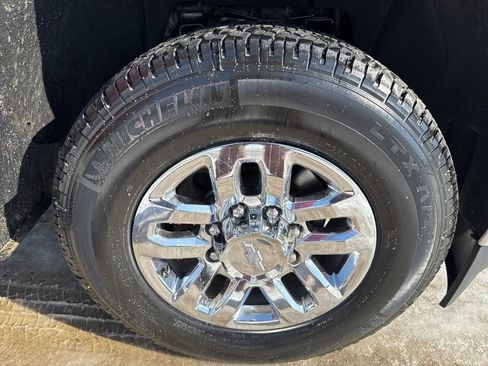 Used 2019 Chevrolet Silverado 2500 LTZ w/ Duramax Plus Package image 37