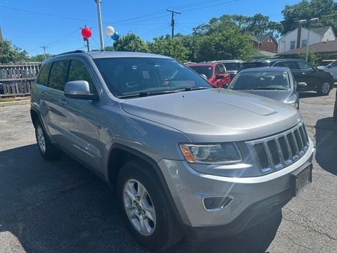 Used 2016 Jeep Grand Cherokee Laredo w/ Quick Order Package 23E AWD/4WD image 3