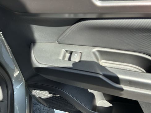 Used 2024 Chevrolet Equinox EV RS FWD image 45