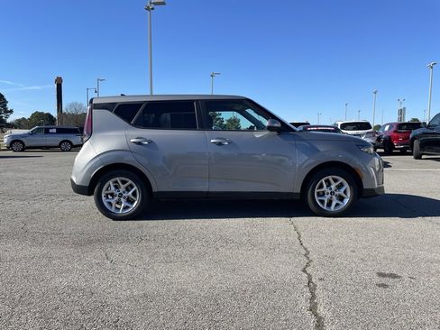 Used 2023 Kia Soul LX w/ Option Group 015 image 8