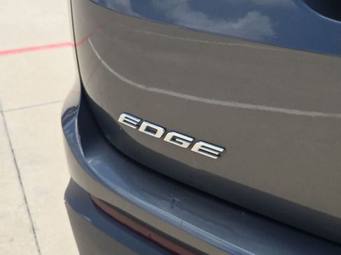Used 2017 Ford Edge SEL FWD image 11
