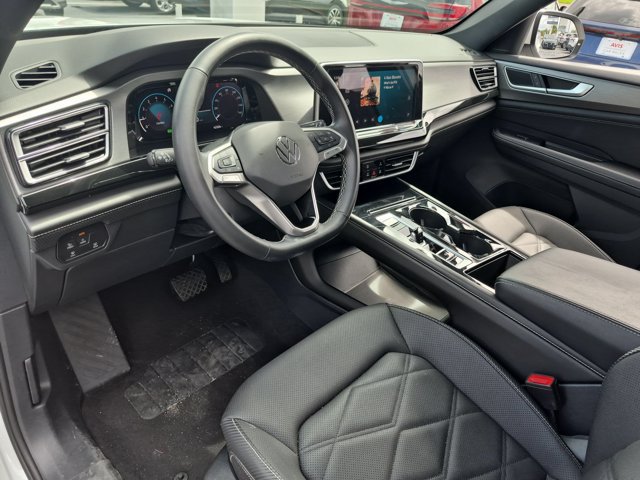 Used 2025 Volkswagen Atlas Cross Sport SE FWD image 15