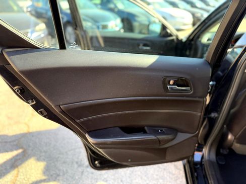 Used 2016 Acura ILX image 2