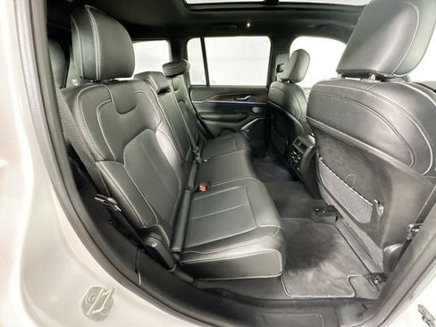 Used 2023 Jeep Grand Cherokee Overland image 30
