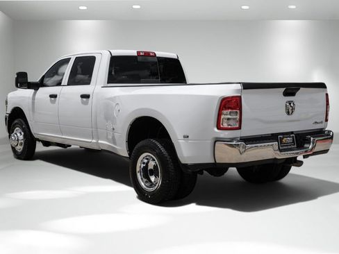Used 2024 RAM 3500 Tradesman w/ Chrome Appearance Group AWD/4WD image 8