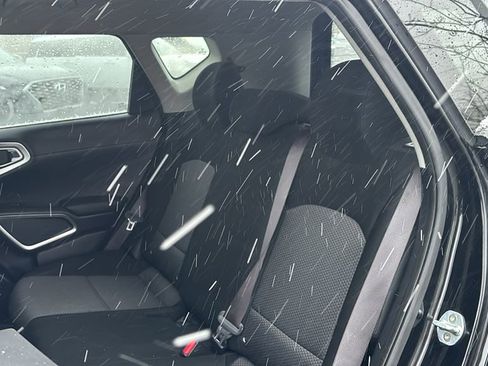 Used 2020 Kia Soul LX image 27