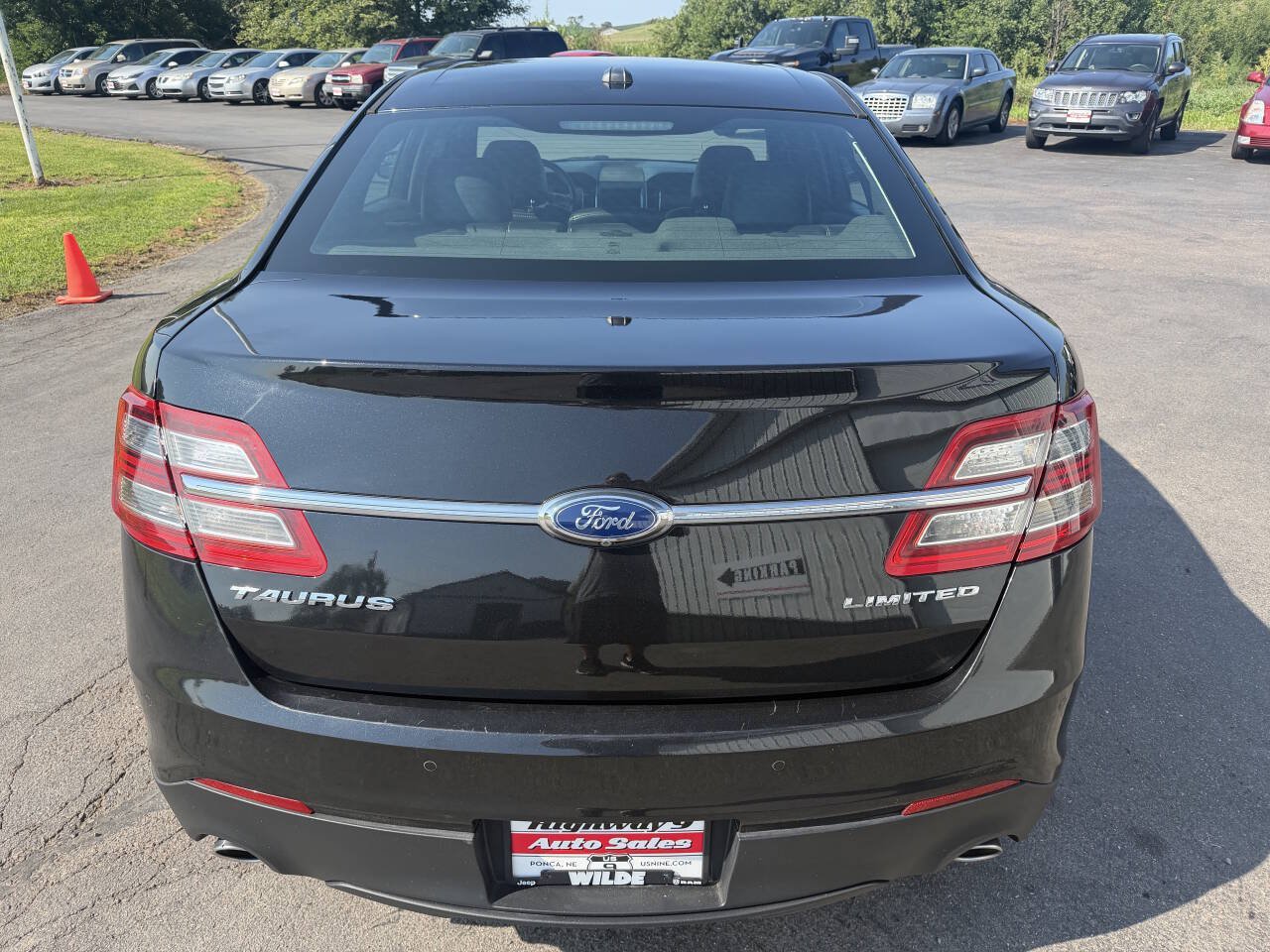 Used 2014 Ford Taurus Limited FWD image 4