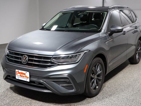 Used 2023 Volkswagen Tiguan SE FWD image 34