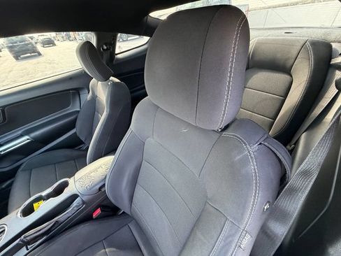 Used 2017 Ford Mustang Coupe RWD image 11