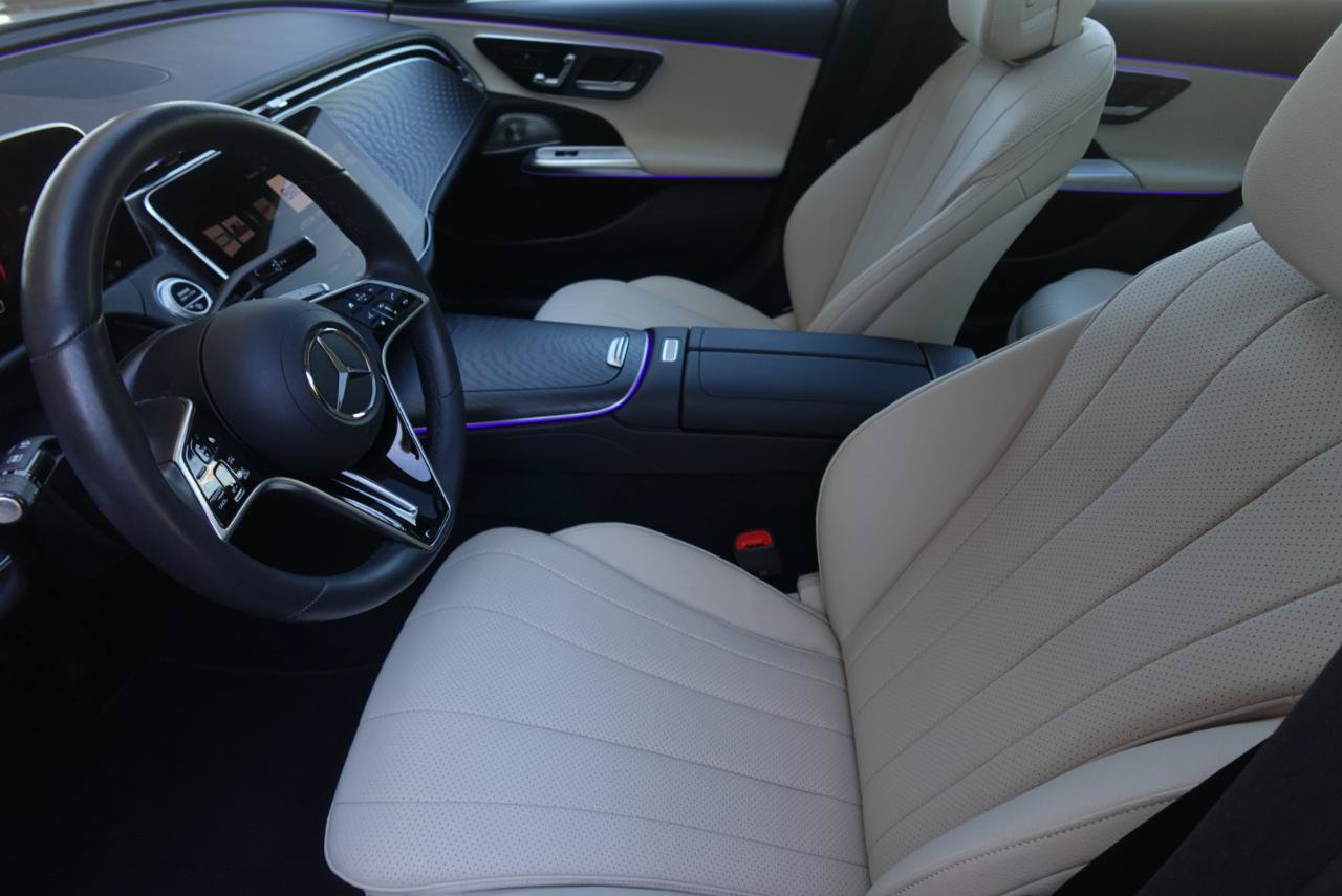 Used 2024 Mercedes-Benz E 350 4MATIC Sedan image 9