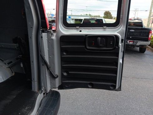 Used 2020 Chevrolet Express 3500 w/ Driver Convenience Package image 18