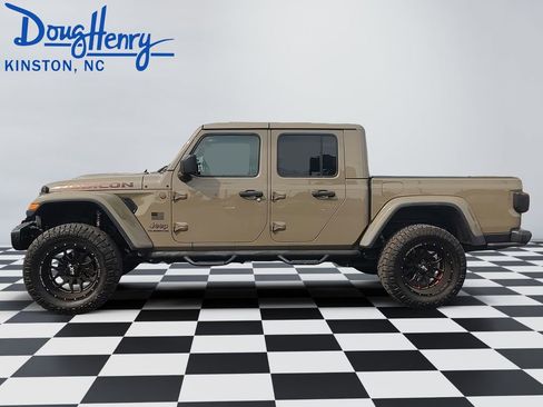 Used 2020 Jeep Gladiator Rubicon AWD/4WD image 2
