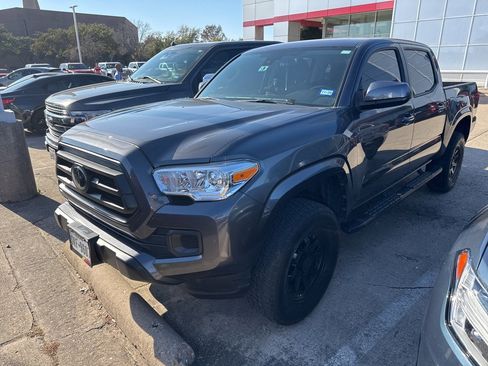 Used 2022 Toyota Tacoma SR image 1