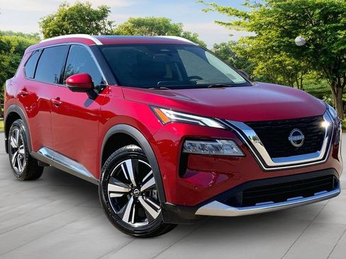 Used 2023 Nissan Rogue Platinum FWD image 3