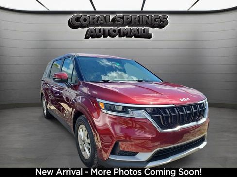 Used 2024 Kia Carnival LX FWD image 1