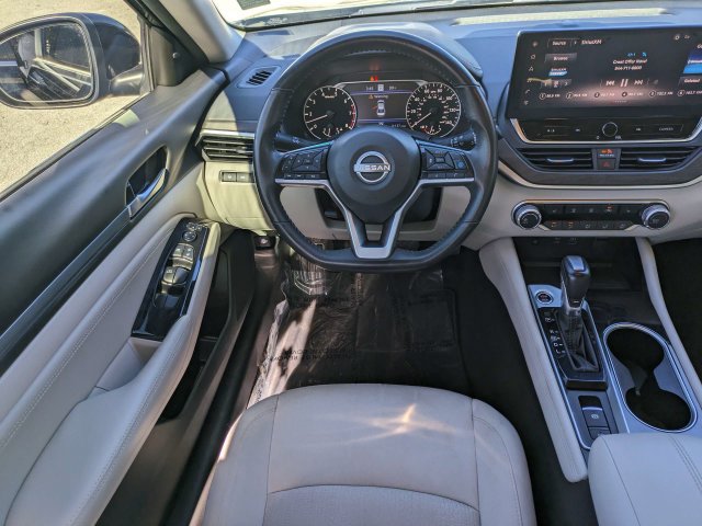 Used 2023 Nissan Altima 2.5 SV w/ SV Premium Package FWD image 16