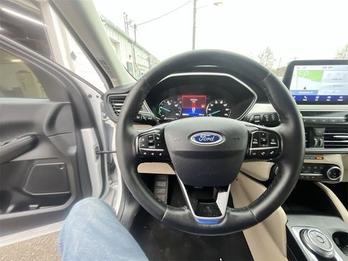 Used 2022 Ford Escape SEL image 14