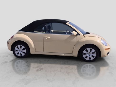 Used 2008 Volkswagen Beetle S FWD image 9