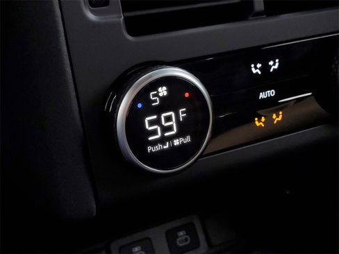 New 2025 Land Rover Discovery Dynamic SE image 35