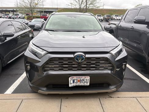 Used 2022 Toyota RAV4 Limited AWD/4WD image 7