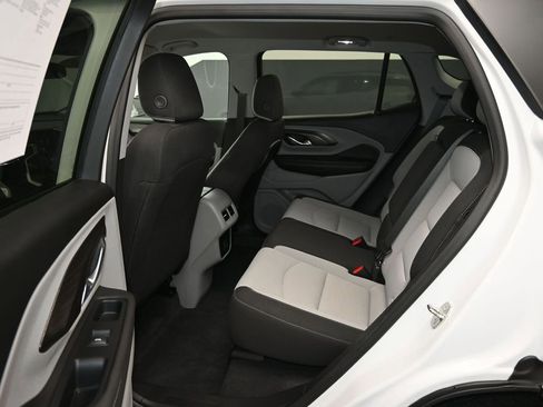 Used 2023 GMC Terrain SLE w/ Driver Convenience Package image 15