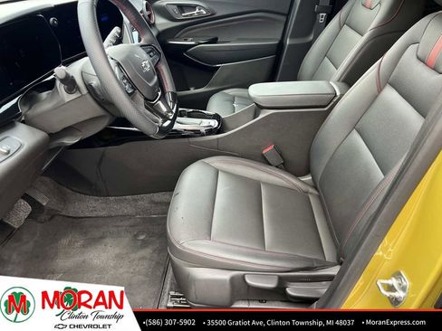 Used 2024 Chevrolet Trax RS w/ Driver Confidence Package image 17