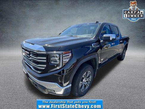 Used 2025 GMC Sierra 1500 SLT AWD/4WD image 1