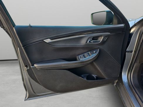 Used 2016 Chevrolet Impala LT FWD image 33